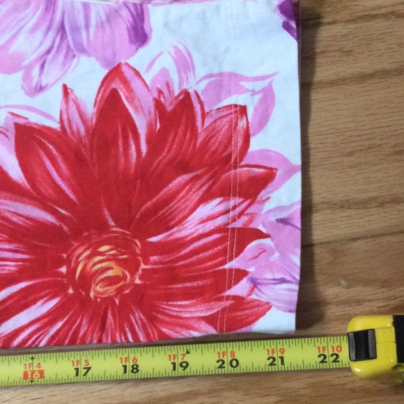 10 Real Clothes white floral stretch Capri pants - Picture 12 of 14